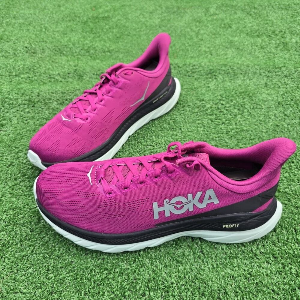 HOKA ONE ONE MACH 4 - Women’s Running Shoes - SIZE 10.5B